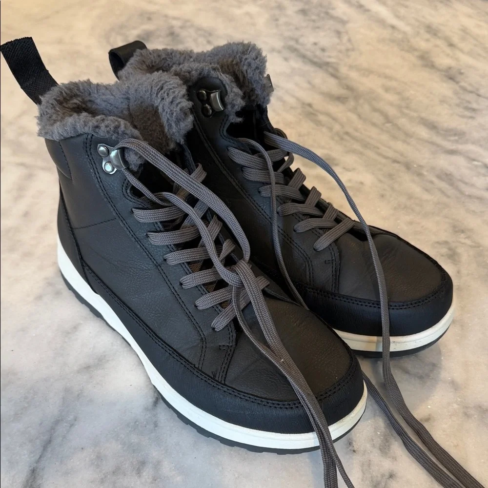 Black Faux Fur Lined High-Top snow boots - Picture 1 of 7